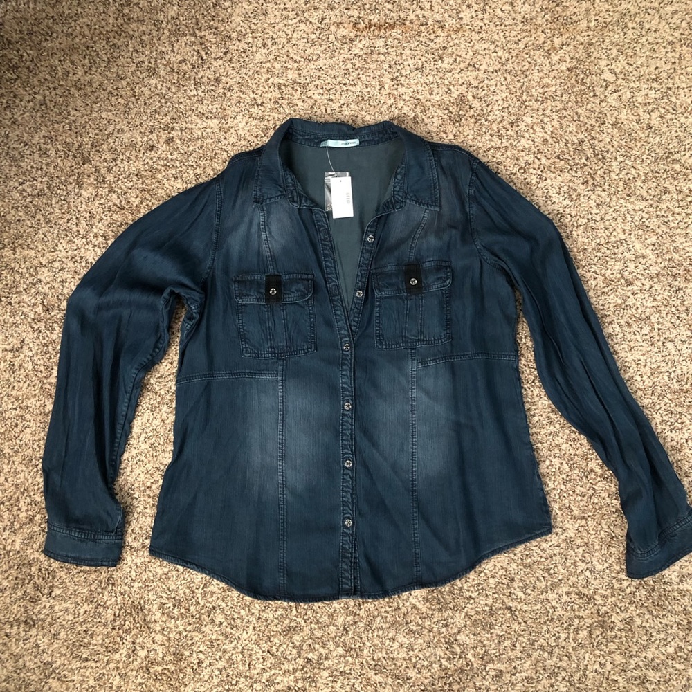Maurices NEW chambray shirt